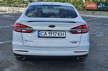 Седан Ford Fusion 2019 в 