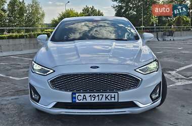 Седан Ford Fusion 2019 в 