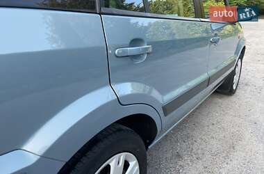 Хэтчбек Ford Fusion 2009 в 