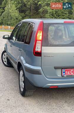 Хэтчбек Ford Fusion 2009 в 