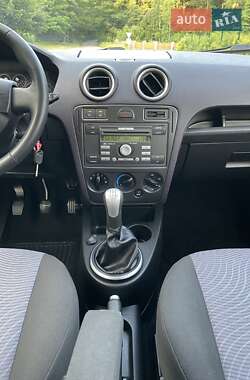 Хэтчбек Ford Fusion 2009 в 