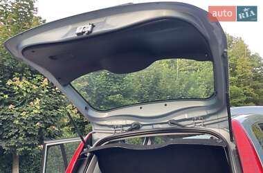 Хэтчбек Ford Fusion 2009 в 