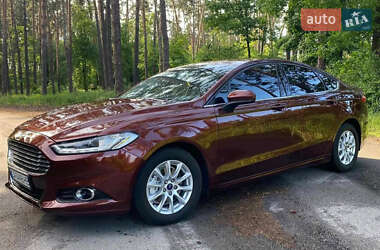 Седан Ford Fusion 2015 в 