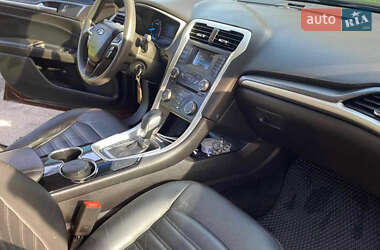 Седан Ford Fusion 2015 в 