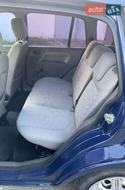 Хэтчбек Ford Fusion 2003 в 