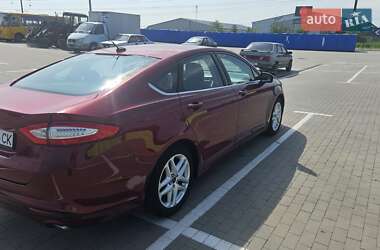 Седан Ford Fusion 2015 в 