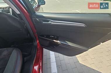 Седан Ford Fusion 2015 в 