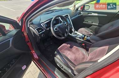 Седан Ford Fusion 2015 в 