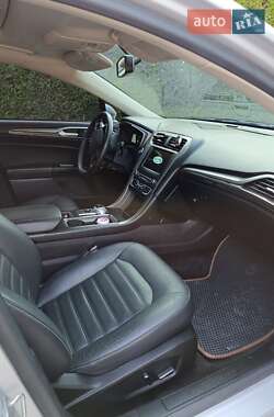 Седан Ford Fusion 2018 в 