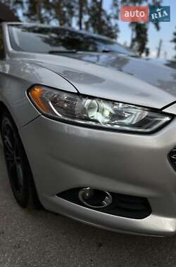Седан Ford Fusion 2013 в 