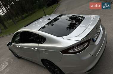 Седан Ford Fusion 2013 в 