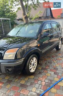 Хэтчбек Ford Fusion 2006 в Тараще