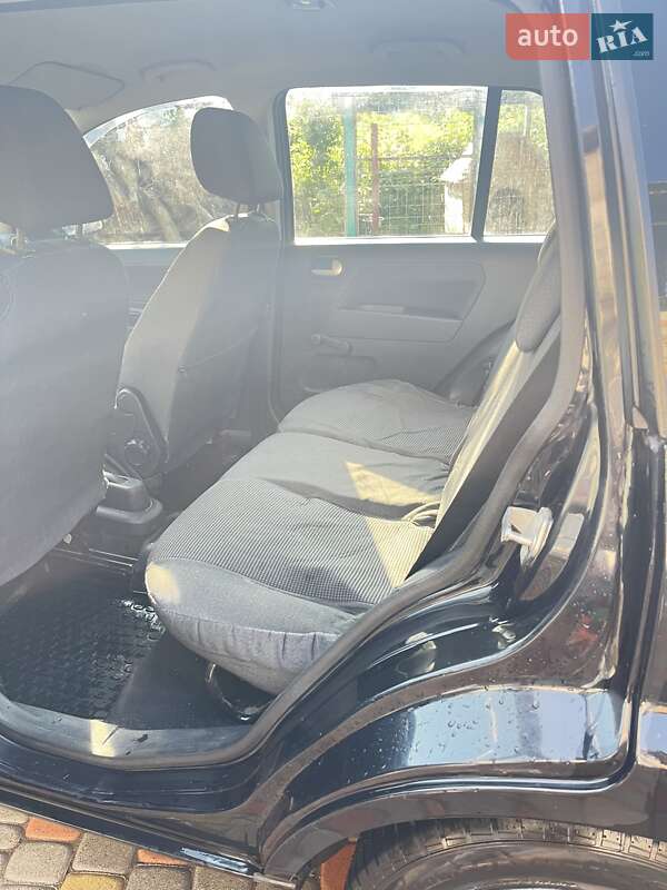 Хэтчбек Ford Fusion 2006 в Тараще