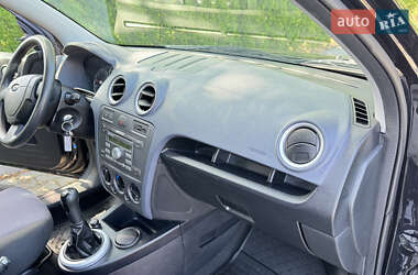 Хэтчбек Ford Fusion 2006 в 