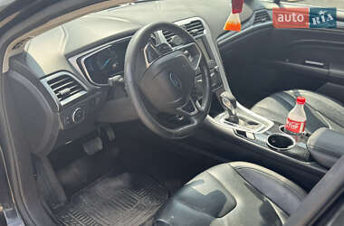 Седан Ford Fusion 2015 в 