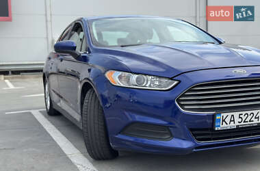 Седан Ford Fusion 2015 в 