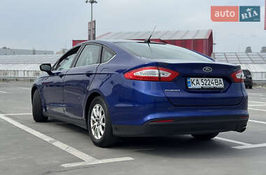 Седан Ford Fusion 2015 в 