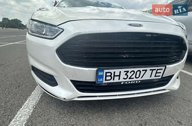 Седан Ford Fusion 2015 в 