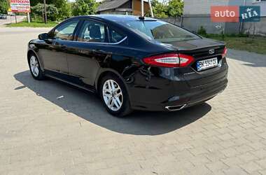 Седан Ford Fusion 2013 в 
