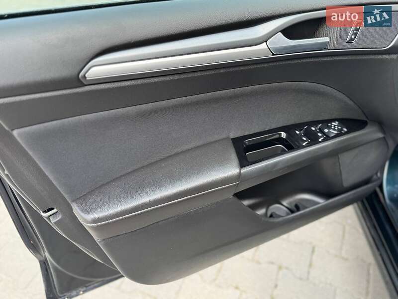 Седан Ford Fusion 2013 в Ровно
