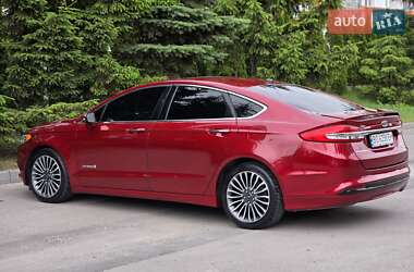 Седан Ford Fusion 2017 в 