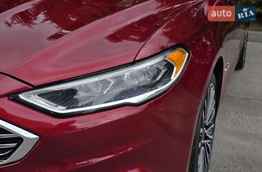 Седан Ford Fusion 2017 в 