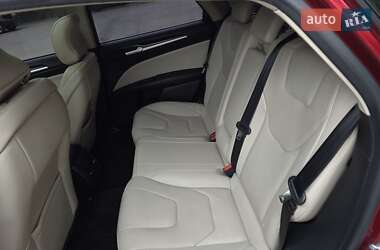 Седан Ford Fusion 2017 в 