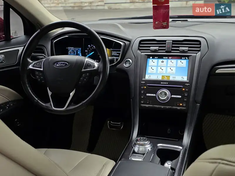 Седан Ford Fusion 2017 в 