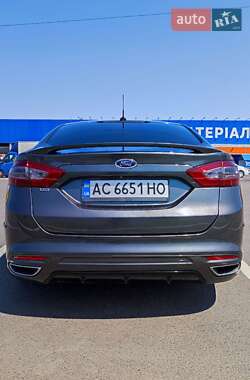 Седан Ford Fusion 2015 в 