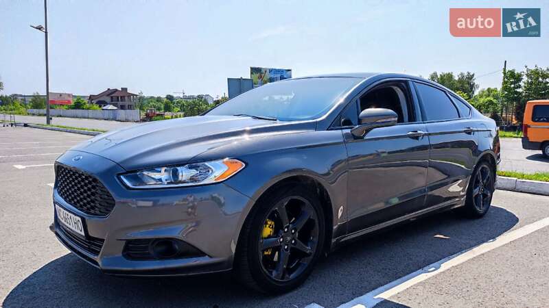 Седан Ford Fusion 2015 в Луцьку