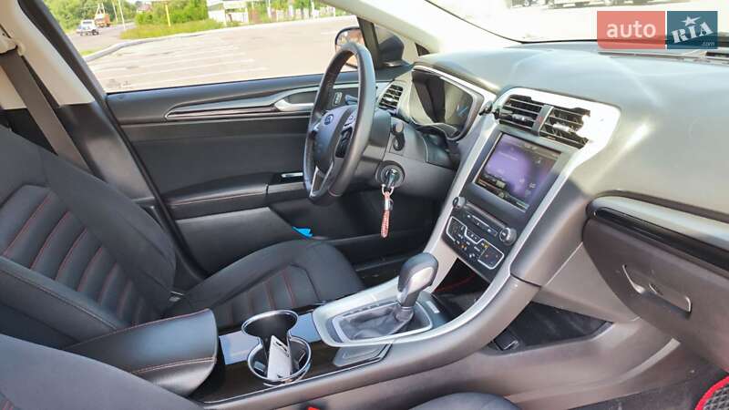 Седан Ford Fusion 2015 в Луцьку