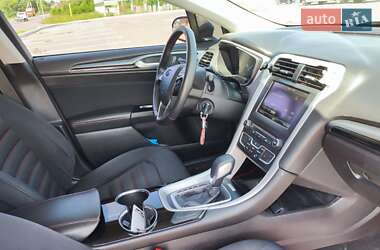 Седан Ford Fusion 2015 в 