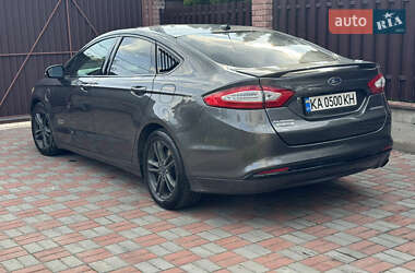 Седан Ford Fusion 2015 в 