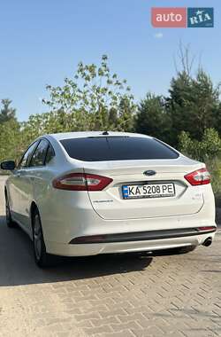 Седан Ford Fusion 2013 в 