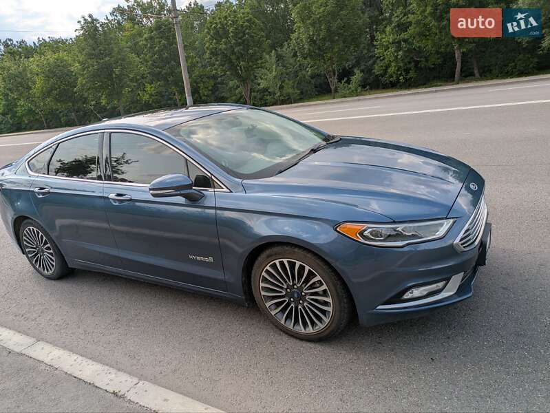 Седан Ford Fusion 2018 в 