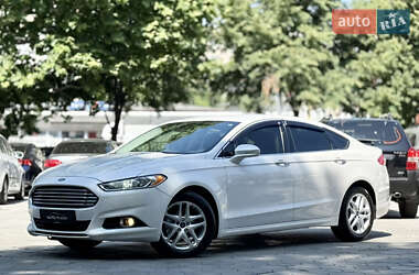 Седан Ford Fusion 2013 в 