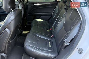 Седан Ford Fusion 2013 в 
