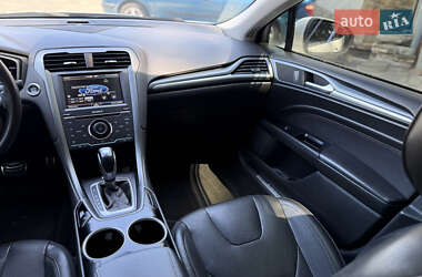 Седан Ford Fusion 2013 в 
