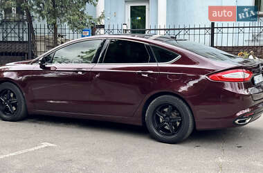 Седан Ford Fusion 2013 в 