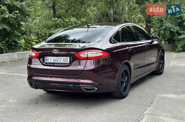 Седан Ford Fusion 2013 в 