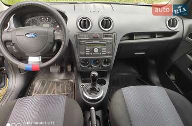 Хэтчбек Ford Fusion 2010 в 