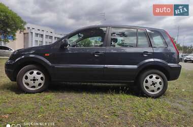 Хэтчбек Ford Fusion 2010 в 