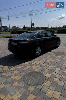 Седан Ford Fusion 2013 в 