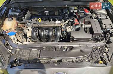 Седан Ford Fusion 2015 в 