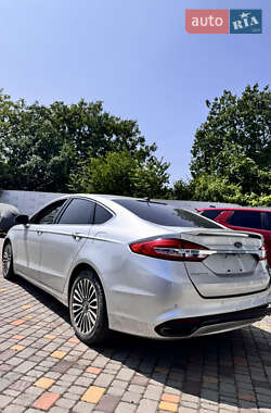 Седан Ford Fusion 2017 в 