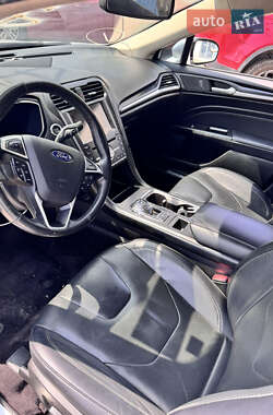 Седан Ford Fusion 2017 в 