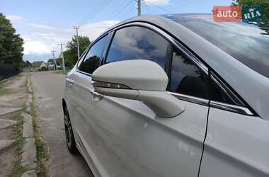 Седан Ford Fusion 2019 в 