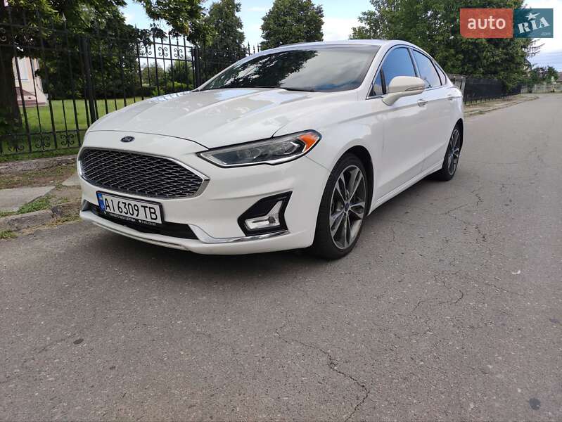 Седан Ford Fusion 2019 в 