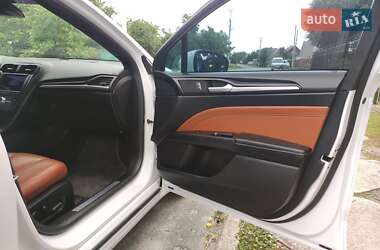 Седан Ford Fusion 2019 в 
