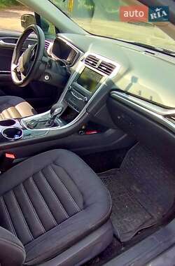 Седан Ford Fusion 2012 в 